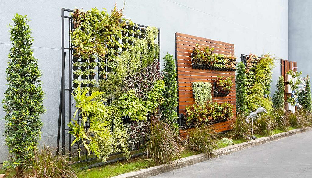 Vertical Gardens and Living Walls for Dubai Apartments - Trend and Benefits